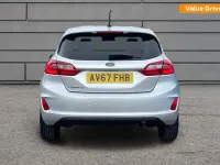 Usado Ford Fiesta Zetec 2017 Plateado Utilitario