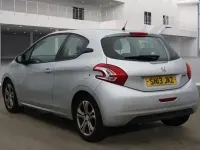 Used Peugeot 208 Active 95 HP (69 kW) 2013 Silver Hatchback