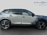 Usado Peugeot 2008 GT 129 HP (94 kW) 2024 Cinzento SUV