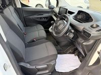 Used Peugeot Partner 100 HP (73 kW) 2022 White MPV