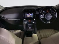 Second-hand Jaguar F-Pace Portfolio 180 CP (132 kW) 2018 Albastru SUV