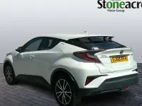 Used Toyota C-HR 122 HP (89 kW) 2017 White SUV