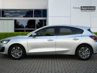 Begagnad Ford Focus Titanium 2024 Silver Halvkombi