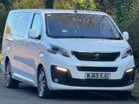 Używany Peugeot Traveller Allure 2019 Minivan