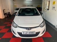 Used Hyundai i20 Classic 85 HP (62 kW) 2013 White Hatchback