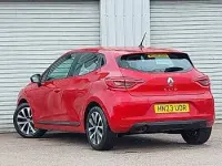 Used Renault Clio Evolution 90 HP (66 kW) 2023 Red Hatchback
