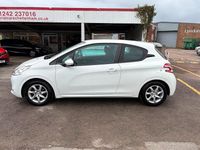 Used Peugeot 208 Active 82 HP (60 kW) 2014 White Hatchback