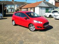 Used Ford Fiesta Zetec 82 HP (60 kW) 2014 Red Hatchback
