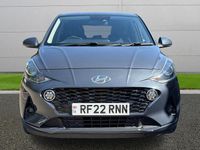 Gebraucht Hyundai i10 Premium 84 PS (61 kW) 2022 Grau Kleinwagen