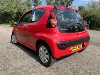 Used Peugeot 107 Active 68 HP (50 kW) 2014 Red Hatchback