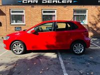 Used VW Polo SE 60 HP (44 kW) 2014 Red Hatchback