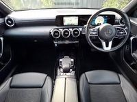 Usado Mercedes A200 163 CV (119 kW) 2019 Negro Berlina