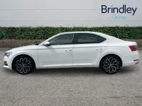 Used Skoda Superb LAURIN & KLEMENT 197 HP (144 kW) 2021 White Hatchback