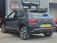 Gebraucht Citroën C4 Cactus Flair 100 PS (73 kW) 2015 Schwarz Kleinwagen