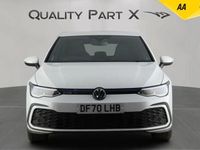 Begagnad VW Golf VII GTE 204 HK (150 kW) 2020 Vit Halvkombi