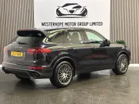 Used Porsche Cayenne Platinum Edition 262 HP (192 kW) 2017 Black SUV