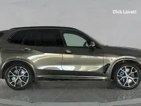 Usado BMW X5 M Sport 490 CV (360 kW) 2024 Verde SUV