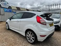 Used Ford Fiesta Zetec 93 HP (68 kW) 2016 White Hatchback