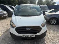 Used Ford Transit Custom 105 HP (77 kW) 2018 White Van