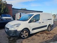 Begagnad Peugeot Partner S 2012 Vit Minibuss