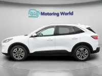 Begagnad Ford Kuga Titanium 150 HK (110 kW) 2023 Vit SUV