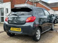 Usado Mitsubishi Mirage 79 HP (58 kW) 2013 Cinzento Citadino