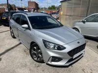 Usado Ford Focus ST-Line 120 CV (88 kW) 2021 Plateado Familiar