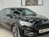 Used Ford Focus ST-Line 125 HP (91 kW) 2018 Black Hatchback