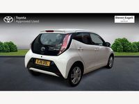 Used Toyota Aygo x-press 69 HP (50 kW) 2016 White Hatchback