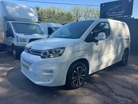 Used Citroën Berlingo Start 100 HP (73 kW) 2019 White MPV