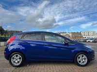 Usado Ford Fiesta Titanium 75 CV (55 kW) 2015 Azul Utilitario