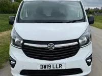 Gebraucht Vauxhall Vivaro Sportive 125 PS (91 kW) 2019 Weiß Van / Kleinbus