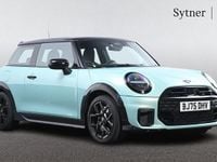 Begagnad Mini Cooper Hatch 113 kW (154 HK) 2025 Grön Halvkombi