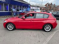 Begagnad BMW 116 Efficient Dynamics 2014 Röd Halvkombi