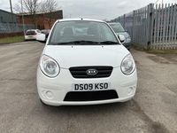 Used Kia Picanto 60 HP (44 kW) 2009 White Hatchback