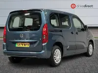 Usado Vauxhall Combo Design Edition 100 kW (136 CV) 2025 Azul Monovolumen