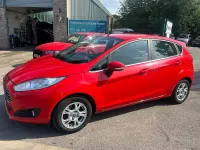 Used Ford Fiesta Zetec 95 HP (69 kW) 2014 Red Hatchback