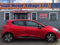 Used Renault Clio IV Dynamique 90 HP (66 kW) 2014 Red Hatchback