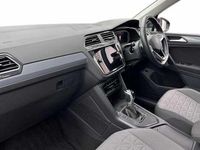 Gebraucht VW Tiguan Life 245 PS (180 kW) 2024 Grau SUV