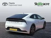 Used Toyota Prius 2025 White Hatchback
