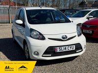 Used Toyota Aygo 68 HP (50 kW) 2014 White Hatchback