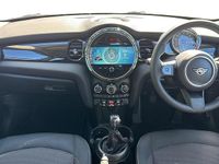 Used Mini Cooper Classic 134 HP (98 kW) 2022 White Hatchback