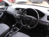 Used Hyundai i20 SE 100 HP (73 kW) 2016 White Hatchback