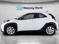 Used Toyota Aygo X PURE 72 HP (52 kW) 2022 White SUV