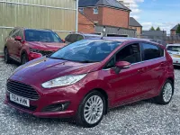 Used Ford Fiesta Titanium 98 HP (72 kW) 2014 Red Hatchback