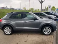Usado VW T-Roc SE 150 HP (110 kW) 2021 Cinzento SUV