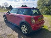 Used Mini ONE Hatch 98 HP (72 kW) 2011 Red Hatchback