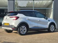 Second-hand Renault Captur Iconic 99 CP (72 kW) 2020 Alb SUV