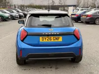 Ny Mini Cooper Exclusive 2026 Blå Halvkombi