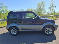 Używany Suzuki Jimny SZ4 83 KM (61 kW) 2010 Czarny SUV